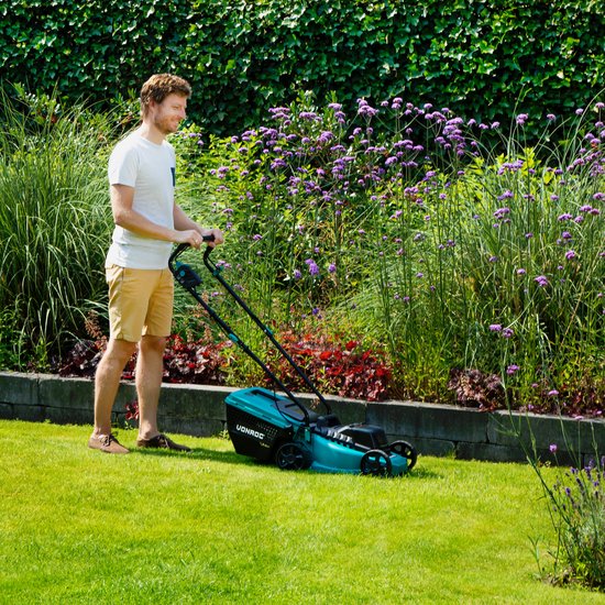 VONROC Accu Grasmaaier 40V – Brushless Motor – 33 cm Maaibreedte – Zonder accu & lader - 30L Opvangbak – 79 x 41 x 104 cm – Groen