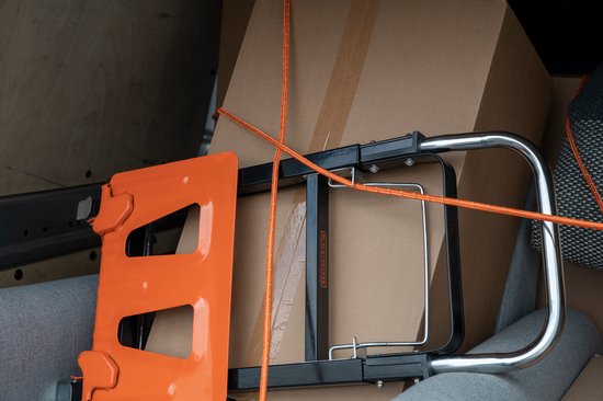BLACK+DECKER Spanband met Oproller 20 Meter - Incl. Spanband Oproller - Sjorband - Transport Touw - Elastisch Koord - met Reflecterende Delen - Transportbeheer - Nylon/ Kunststof - Oranje/Zwart