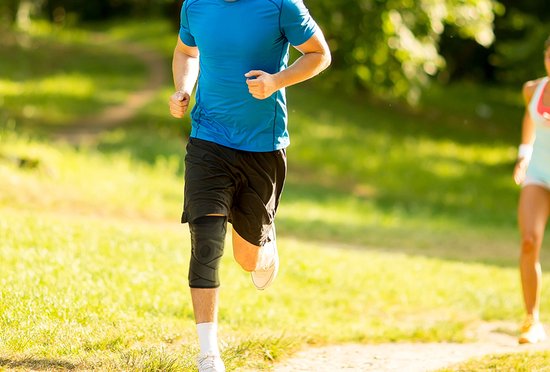 Wellhealth - Knie- of polsbrace voor pijnverlichting en ondersteuning - Kniebrace - S/M - 1 stuk