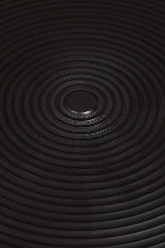 Bold Monkey Hypnotising zwarte bijzettafel - Rondvormig - 37x37x48cm - 3.35 kg - Rondvormig