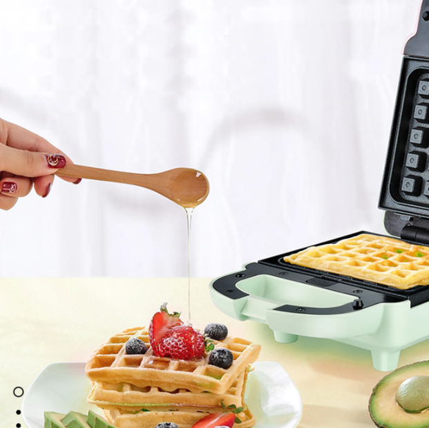 Royalstar Tosti- en Wafelijzer - 650 W - 2 Verwisselbare Bakplaten - Antiaanbaklaag - Compact Ontbijtapparaat