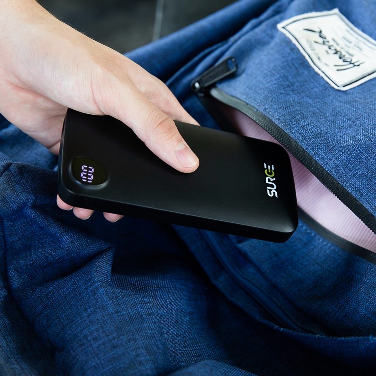 Surge Powerbank 20.000mAh - 22,5W Snellader - 2x USB-C & 1x USB-A - LED Display - Zwart - 14,5 x 6,8 x 2,9 cm