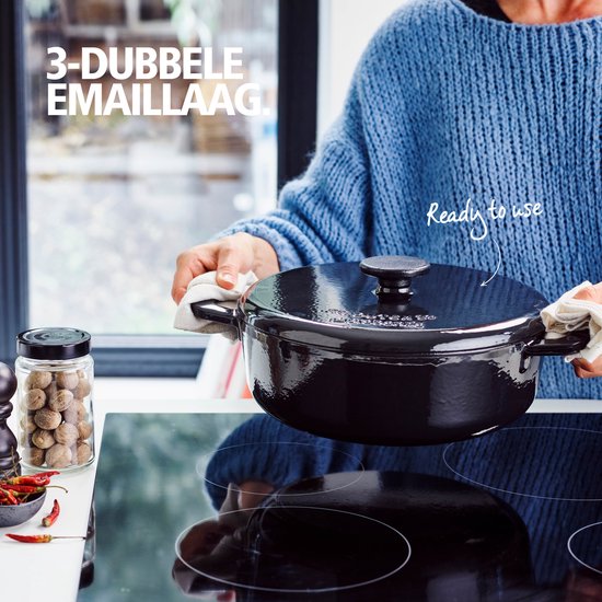 Brabantia The Dutch Oven XL Braadpan / Stoofpan 28cm - Hoge kwaliteit Gietijzer - 100% PFAS Vrij – Dubbele anti-aanbaklaag – RETRO - Inductie geschikt – Night Blue