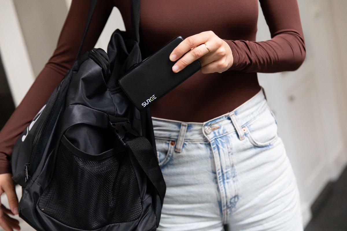 Surge Powerbank 20.000mAh - 22.5W Quick Charge 4.0 - 3 apparaten tegelijk opladen - Zwart - 14,5 x 6,8 x 2,8 cm