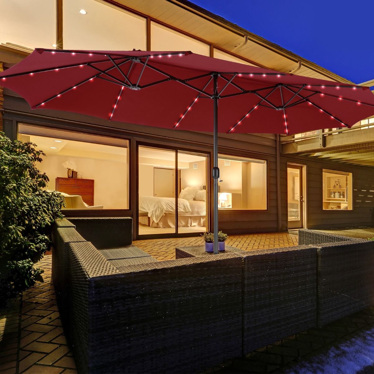 Coast Dubbele Terrasparasol - 48 LED-verlichting op zonne-energie - handslinger - wijnrood 470 x 280 cm