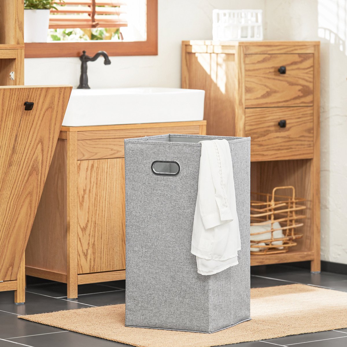 SoBuy BZR95-N Badkamerkast - Wood Composite Hoge Kast met Planken & Wasmand - 172 x 40 x 35 cm -Houtkleur