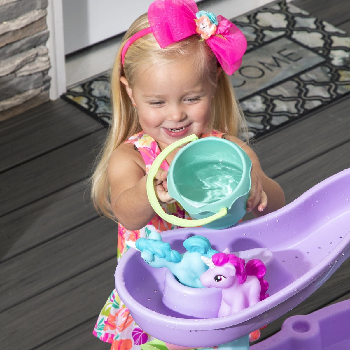 Step2 Rain Shower Splash Unicorns Watertafel - Eenhoorn met 13-delig accessoireset - Waterspeelgoed voor kind - Activiteitentafel met water voor de tuin / buiten