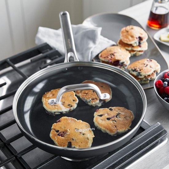 Greenpan Omega keramische inductie koekenpan met deksel 30cm - PFAS-vrij - Inductie pan - Inductie koekenpanpan - Vaatwasserbestendig - Ovenbestendig tot 200°C - Krasbestendig - Stapelbaar - Aluminium - Zwart