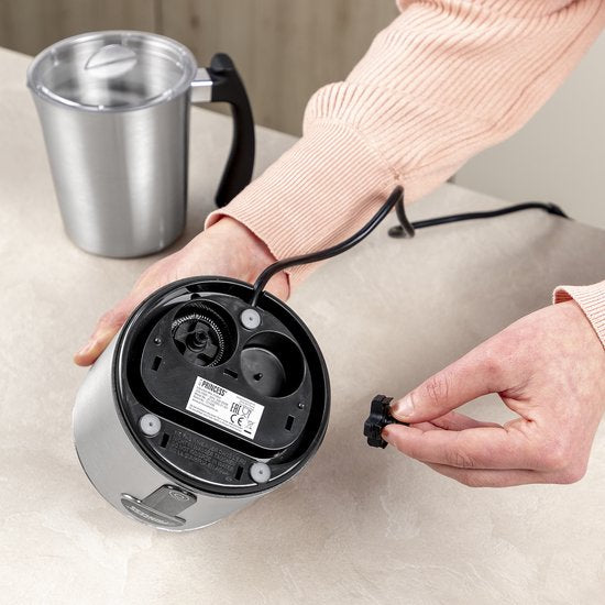 Elektrische Melkopschuimer Princess – PFAS BPA vrij - Uitneembare RVS kan - Vaatwasserbestendig – Droogkookbeveiliging – Temperatuurcontrole - Voor koud schuim, heet schuim en verwarmen - Matcha - Chocola - Cappuccino - Latte - 3-in-1 - 243005