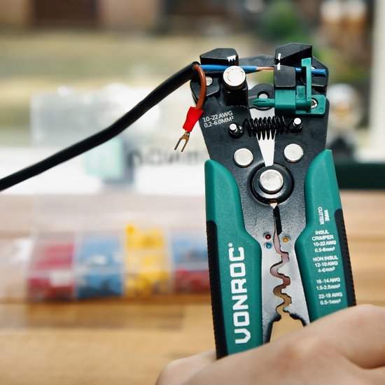 VONROC Professionele automatische striptang - krimp- en isoleertang - Met 270-delig accessoireset