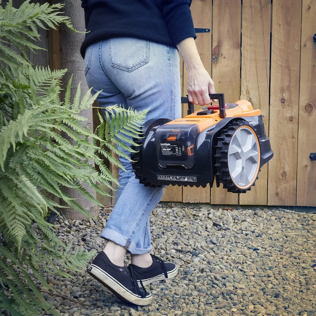 LawnMaster VBRM16 OcuMow Robotmaaier - Draadloos - Tot 150 m² - Obstakelvermijding - Zelfrijdend