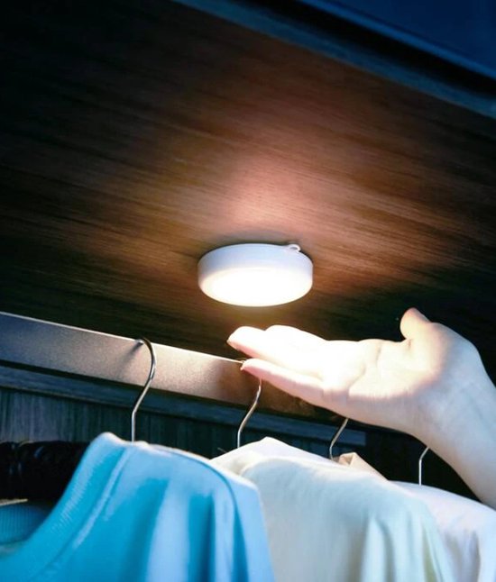 SGD LED Lamp met Bewegingssensor – Draadloze Nachtlamp op Batterijen – Compact Wandlampje 8×8×1,8 cm