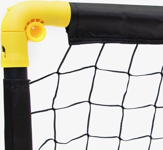 Umbro Voetbaldoel - Voetbalgoal 90 x 59 x 61 cm - Voetbal Goal Opvouwbaar - Makkelijk op te Bergen - Voetbal Training Doel voor Kinderen en Volwassenen - Kunststof - Zwart/ Geel