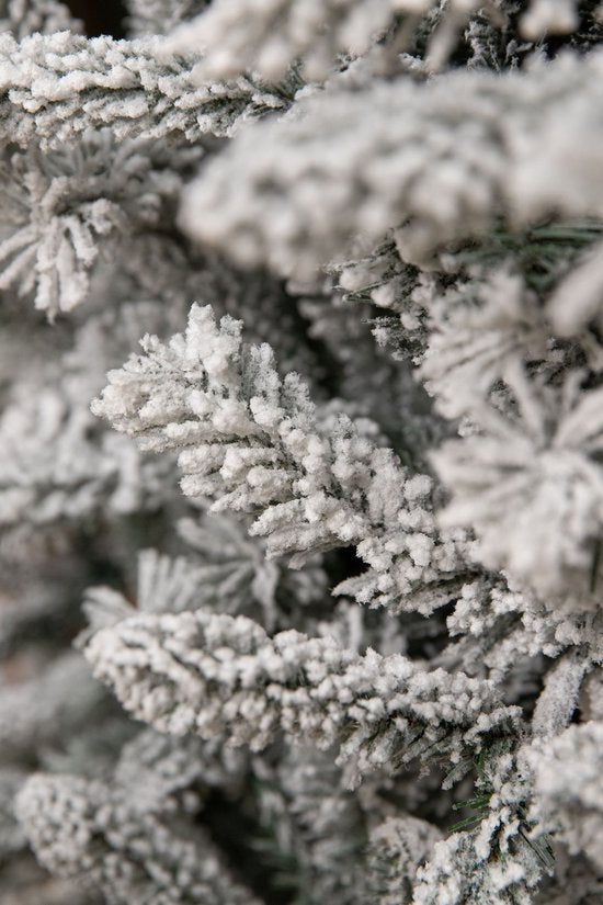 Black Box Trees Snowdon Kunstkerstboom - H155 x Ø102 cm - Groen Frosted
