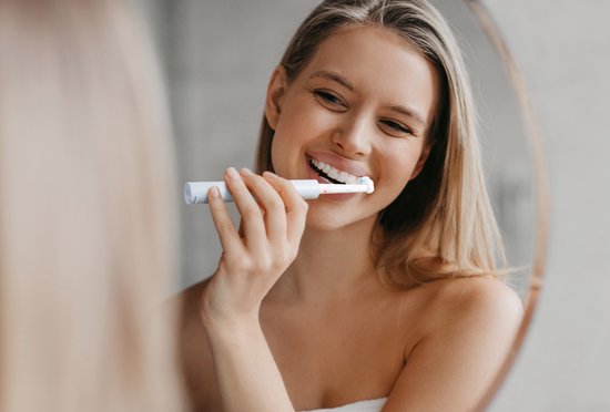 Wellhealth - Set van 16 of 32 universele opzetborsteltjes voor je elektrische tandenborstel - Geschikt voor Oral B/Braun - 32 opzetborsteltjes