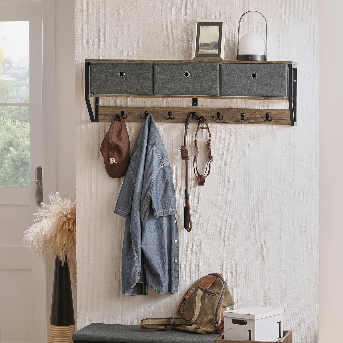 SoBuy Wandgarderobe - Hangrek met 3 manden en 7 haken - Max. 22KG - 100 x 20 x 30 cm - Houtkleur