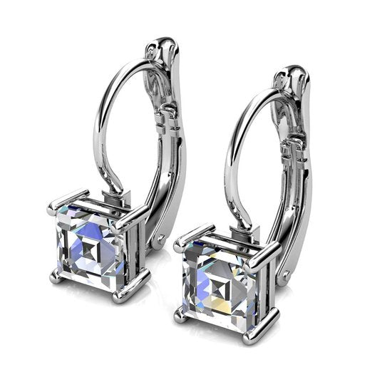 Yolora Dames Oorbellen - Kalpa Camaka Kristallen - Zilverkleurig - 18K Witgoud Verguld - Vrouwen Oorhangers Zilver - Sieraden - Luxe Giftbox - Geschenkdoos - Cadeau doos - Exclusieve Geschenkverpakking - Mooie Cadeauverpakking