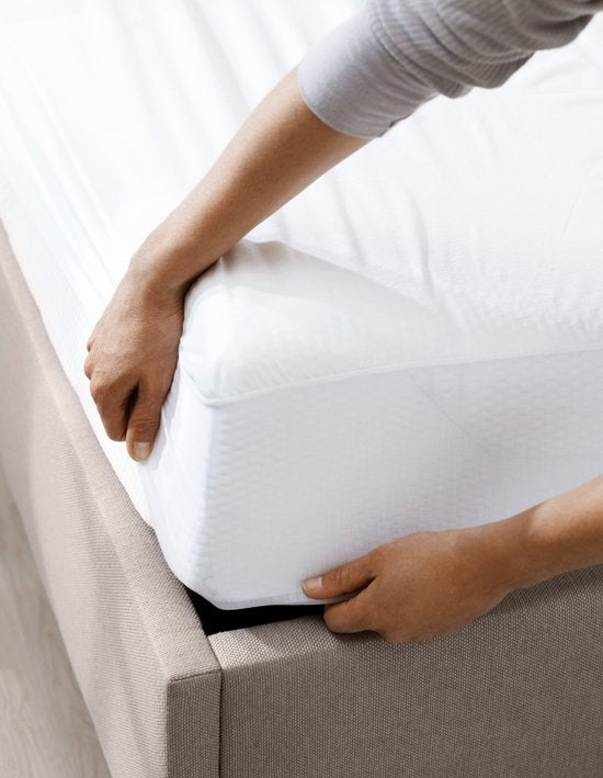 Home by TEMPUR - Matrasbeschermer & Hoeslaken - 160 x 210-220 x 25 cm - Wit & TENCEL Lyocell - Waterdicht & Verkoelend - 2-in-1 bescherming en anti-huisstofmijt