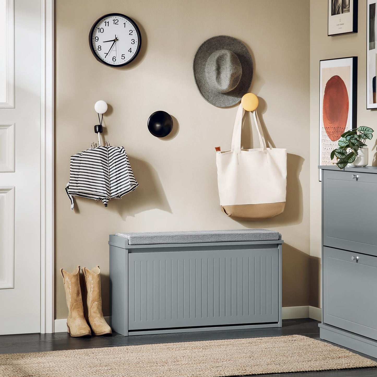 SoBuy FSR98-L-HG Schoenenkast met klep en zitkussen – Lichtgrijs – 80x45x26 cm – Compacte schoenbank voor hal, slaapkamer of woonkamer