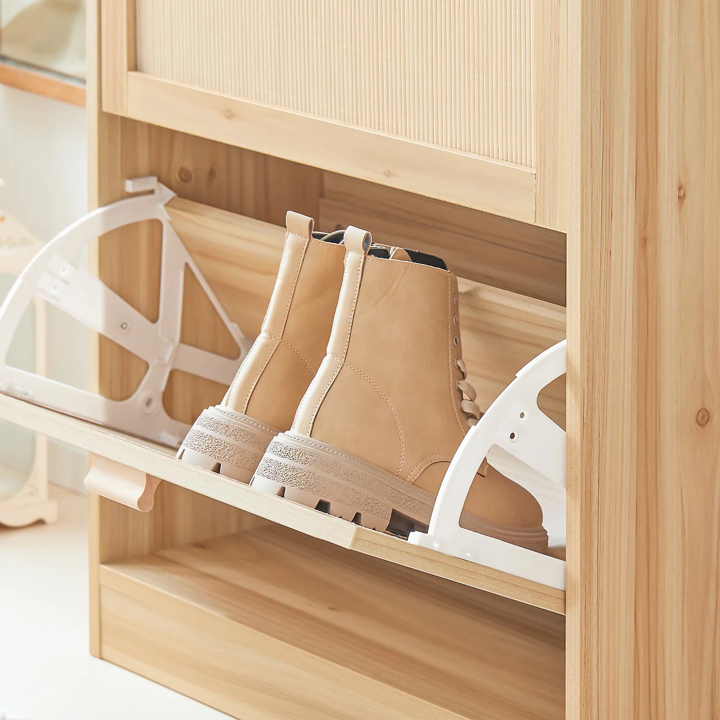 SoBuy Schoenenkast FSR160-N – Voorzien Van Twee Kantelbare Laden En Bamboe Vlechtwerk En Anti-kantelsysteem – Voor Hal En Gang – Houtlook Bruin Mdf En Bamboe – 60 x 24 x 80 cm
