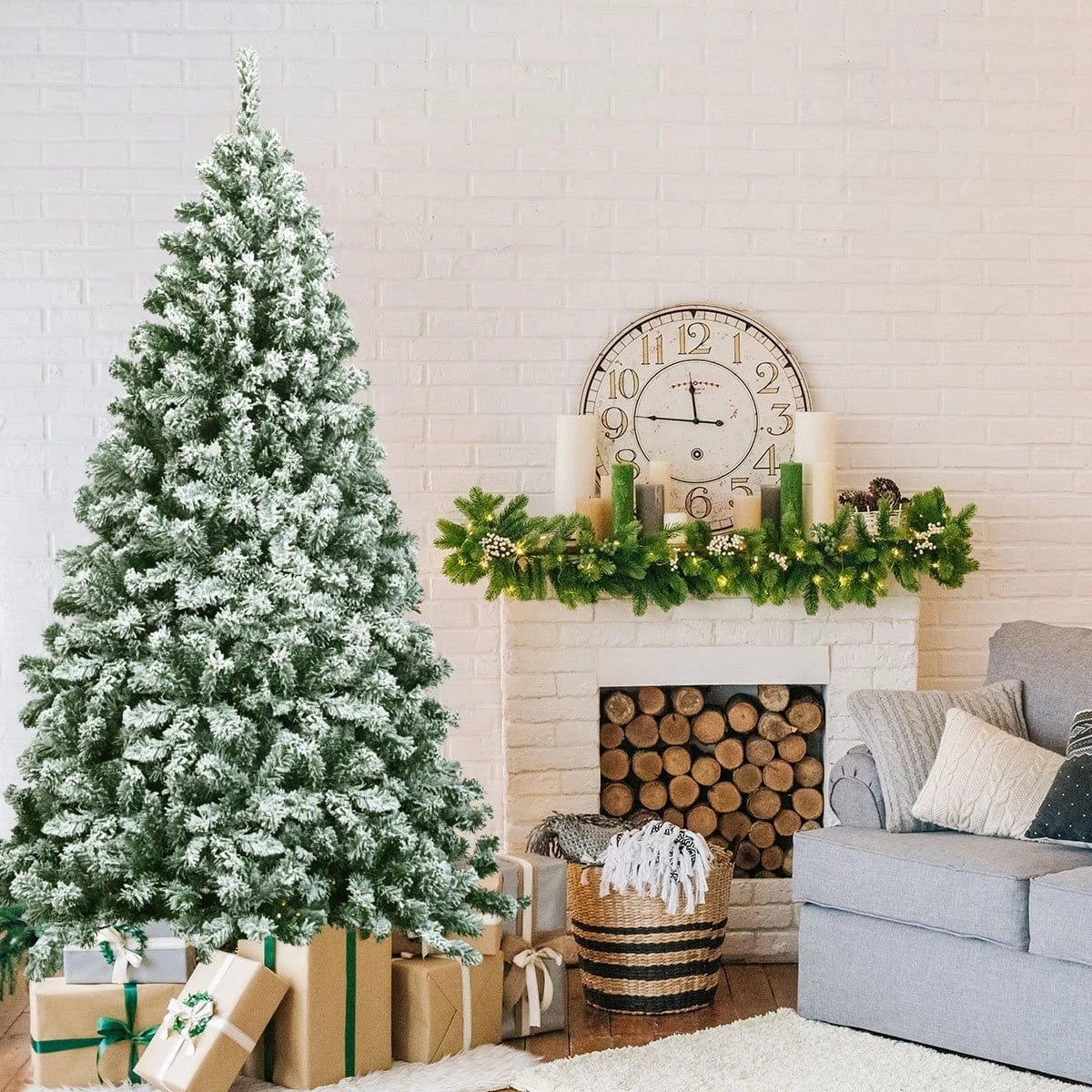 Coast Besneeuwde Kunstkerstboom Wit – 97,5 x 180 cm – Met 928 Takpunten en Metalen Standaard