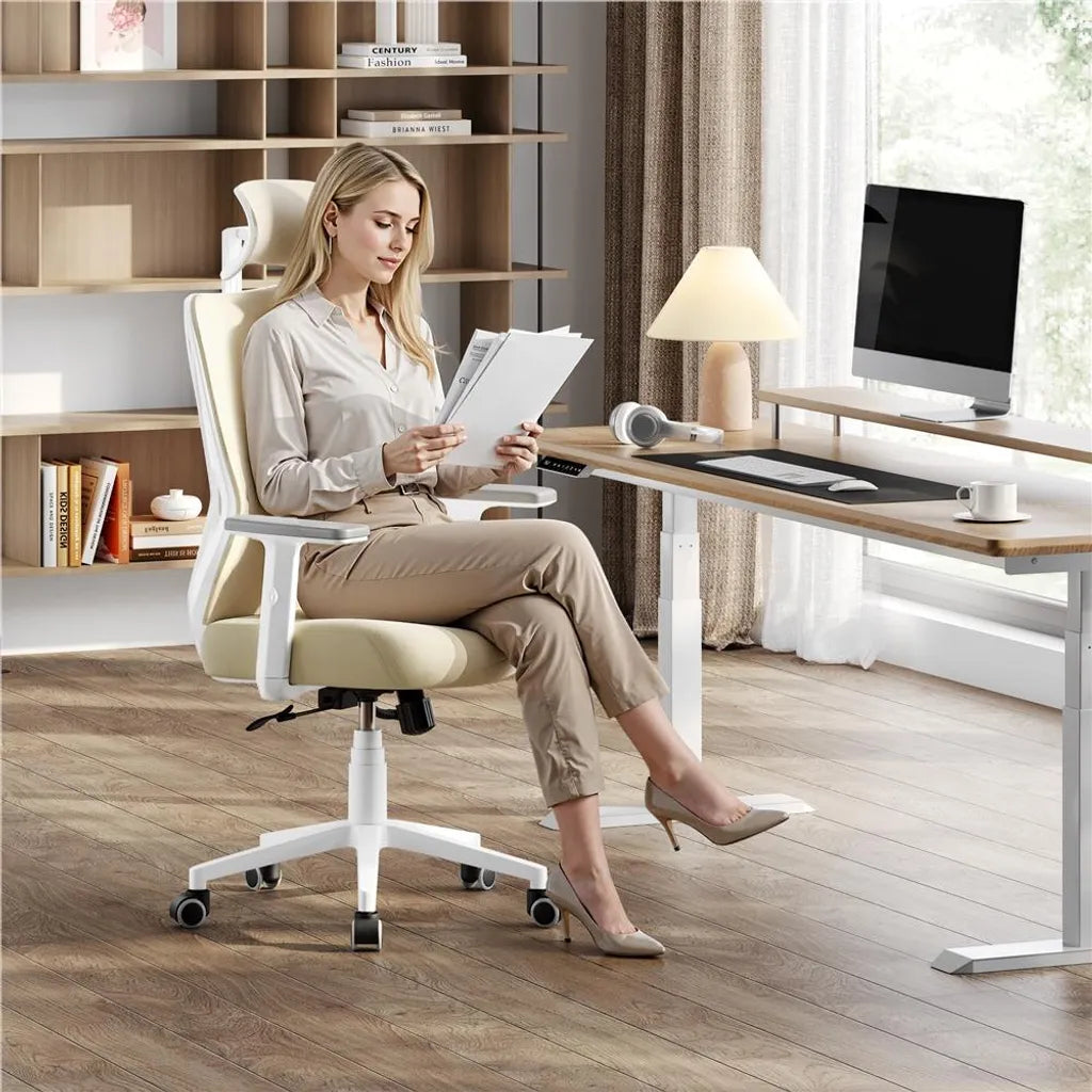 Yaheetech Ergonomische Bureaustoel met Verstelbare Hoofdsteun en Lendensteun - Beige - 70 x 59 x 115-125 cm
