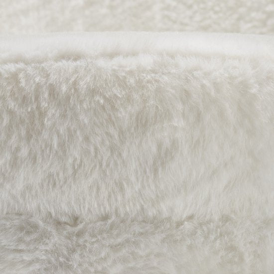 tectake® Fauteuil Stella - Kuipstoel met armleuning – Comfortabele Eetkamerstoel – Keukenstoel – Dikke vulling – Voor woonkamer en eetkamer – Met imitatiebont bekleding - crème/zwart