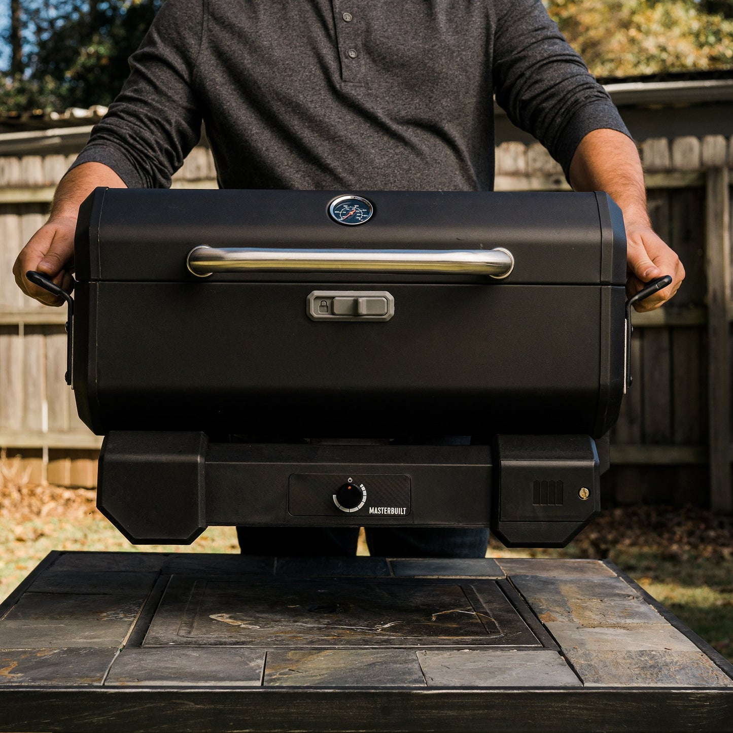 Masterbuilt Draagbare Digitale Houtskool Smoker & Grill met Onderstel – Zwart – 60 x 43 x 45 cm