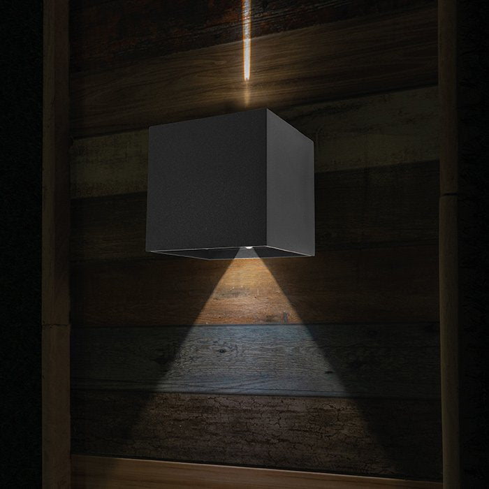 Wandlamp Muro 3098ZW Zwart - Modern - Kunststof, Metaal - Compacte afmetingen 11x11x11 cm - Steinhauer