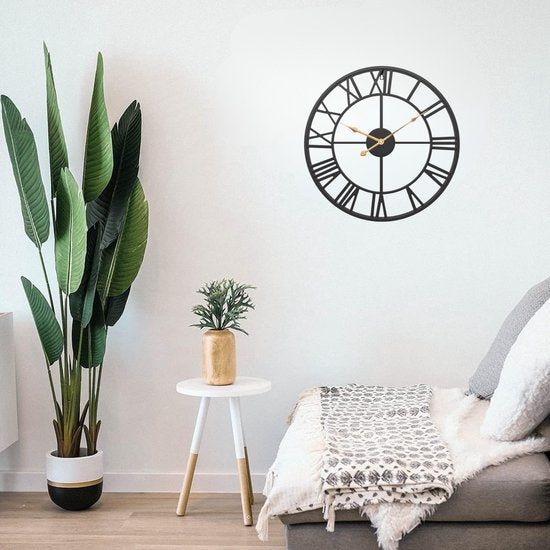 Tyme Wandklok Industrieel – 34cm – Romeinse cijfers – Goed leesbaar - Analoog - Uurwerk - Muurklok Modern - Quartz - Zwart
