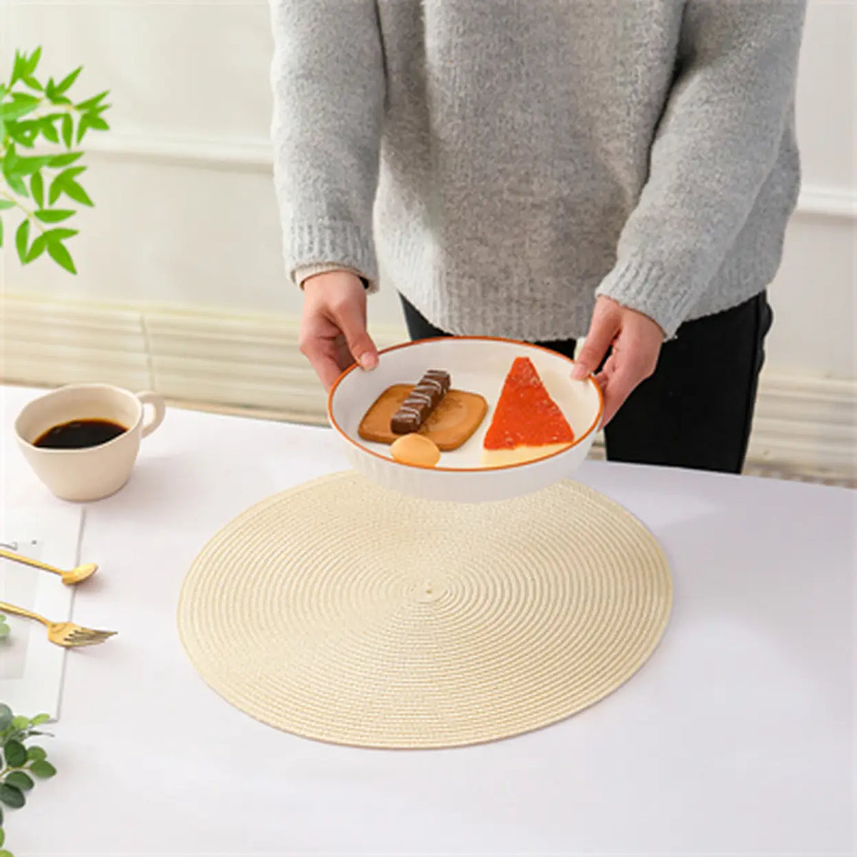 Ronde Gevlochten Placemats - Set van 6 - Wasbaar - Ø 38,1 cm - Beige