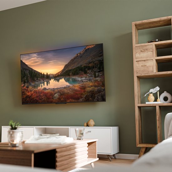 Auronic TV Beugel - TV Muurbeugel - Draaibaar en Kantelbaar - 37 tot 90 inch - Tot 65 KG - Zwart