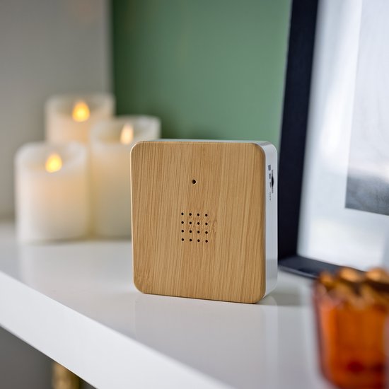 QLT Vogelhuisje met Natuurgeluiden - Box met Vogelgeluiden - Werkzaam op Batterijen - Automatische Bewegingssensor - Instelbaar Volume - Hout/Grijs