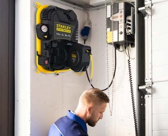Stanley Fatmax Compressor, olievrije luchtcompressor met zelfoprollende kabelhaspel, muurbevestiging, 1.5 pk, 8 bar, tankinhoud 2 L
