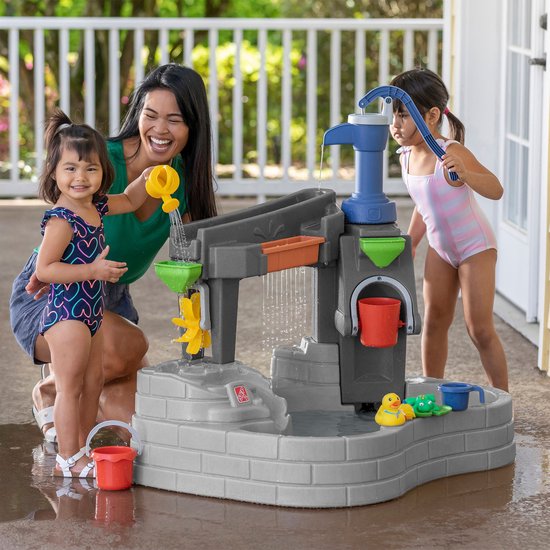 Step2 Pump & Splash Discovery Stone Pond Watertafel – Met waterpomp, emmer en 10 accessoires – Waterspeeltafel voor peuters – Buiten speelgoed vanaf 2 jaar – Activiteitentafel met water voor de tuin / buiten