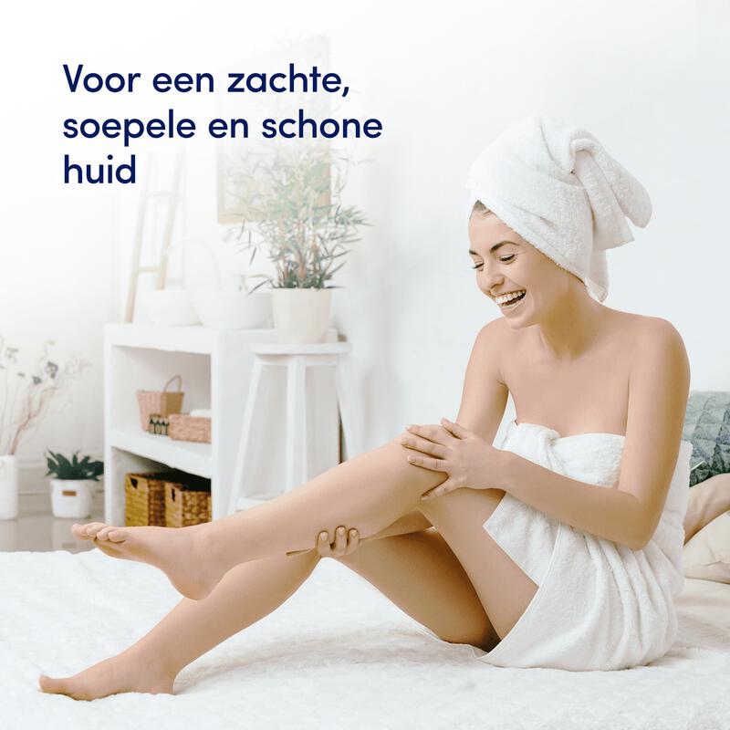 Dove Caring Bath Indulging Cream Badcrème - 450 ml - Hydraterend Badschuim met ¼ Verzorgende Crème - Voor een Zachte en Soepele Huid