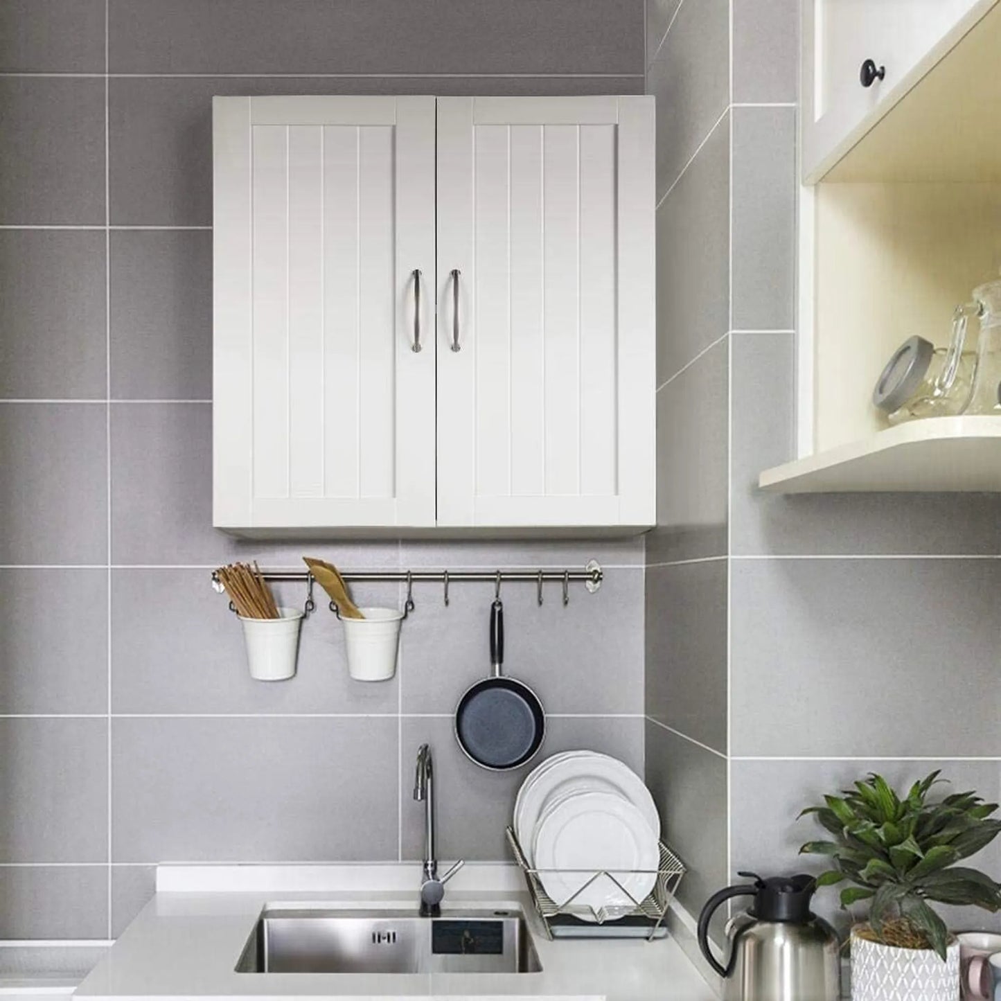 Yaheetech Wandkast Met 2 Deuren – Voorzien Van In Hoogte Verstelbare Planken En Metalen Beslag En Glad Oppervlak – Voor Badkamer Keuken En Slaapkamer – Wit E1 MDF – 59,5 x 31 x 59,5 cm