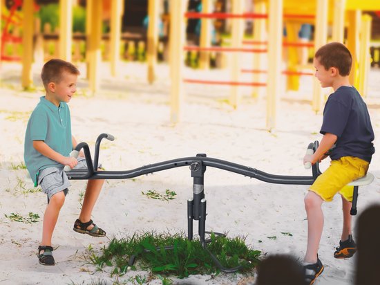 AXI Roterende Wipwap in Antraciet / Crème van metaal - Seesaw voor kinderen vanaf 3 jaar 360° draaibaar - Wip wap voor de speeltuin / tuin / buiten