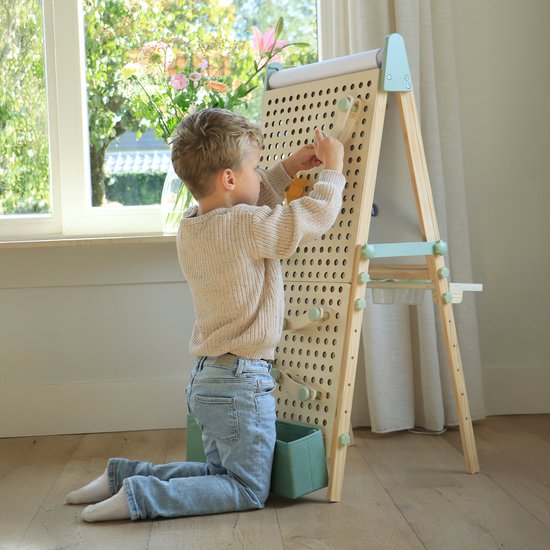 Sunny Mika Activiteiten Ezel – Houten Kinder Ezeltje – Speelezel met Whiteboard, Krijtbord, Magnetisch Bord & Pegboard – Inclusief Papierrol, Magneten, Krijtjes, Eraser, Pegboard Accessoires en meer – Educatief Speelgoed
