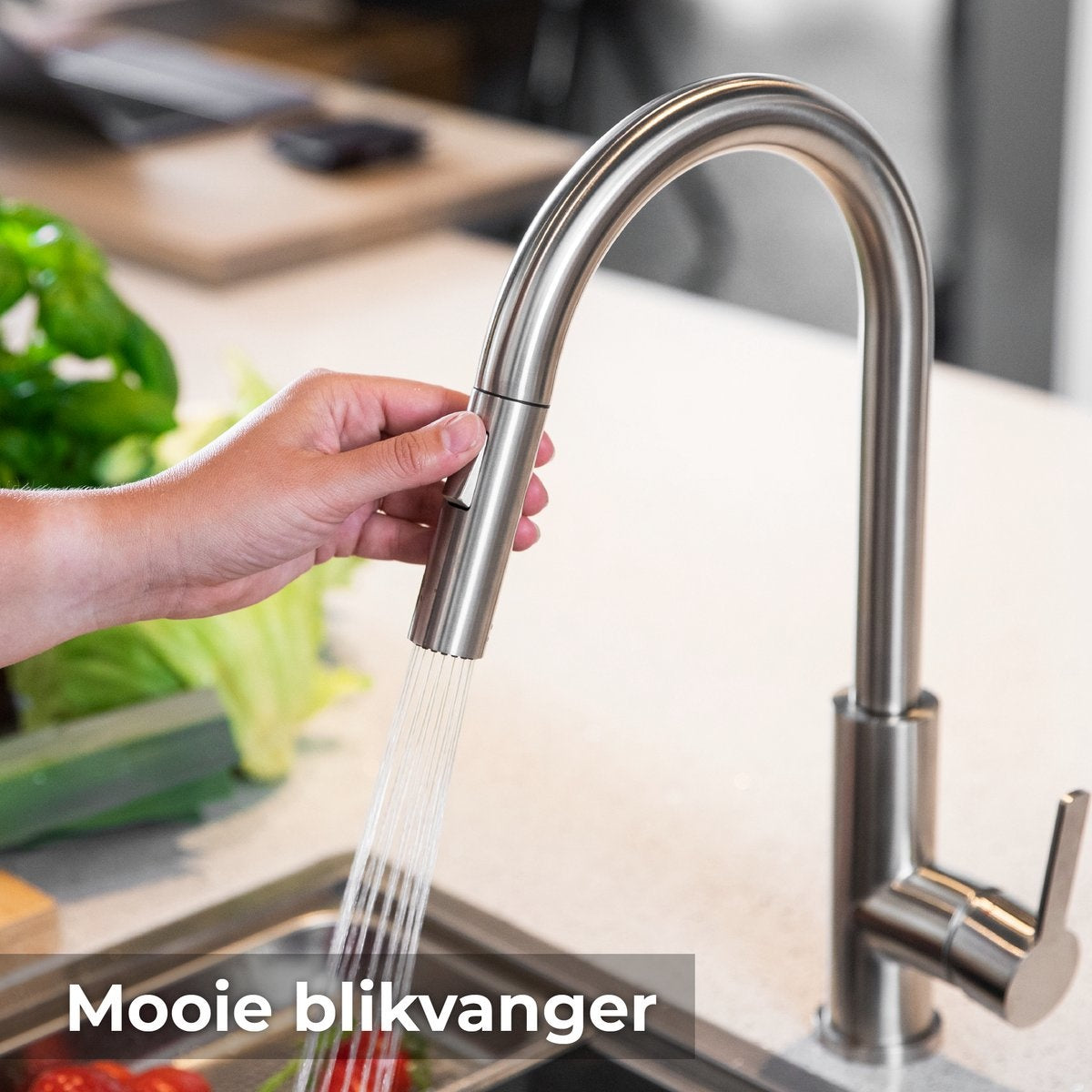 Mizzo Trigo Hoge Keukenkraan - Antibacteriële Sproeikop - 44 cm Hoog - Mat RVS