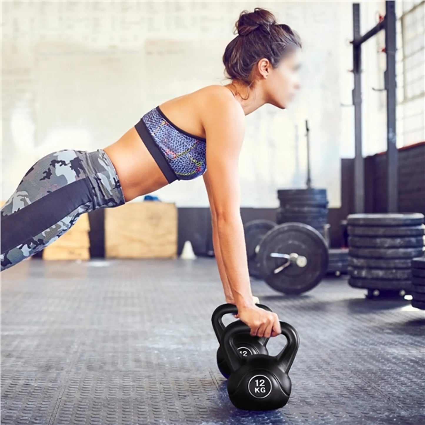 Yaheetech Kettlebell 12 kg – 26 x 22 x 30 cm – Voorzien Van Harde Kunststof Behuizing En Afgeronde Randen En Platte Basis – Voor Krachttraining En Thuisgebruik – Zwart Kunststof En Beton