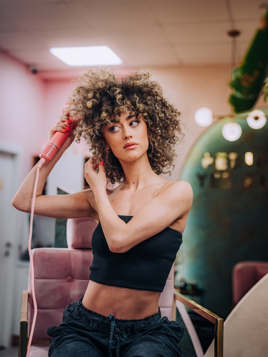 Sansbeauté® Föhn met Diffuser – Krullen – 110.000RPM - Ionische Haardroger met Borstel - 3 Standen - 3 Opzetstukken – Reisföhn - Coolshot – Haarföhn met Diffuser – Hair Dryer - 2000W - EssentiaPRO®