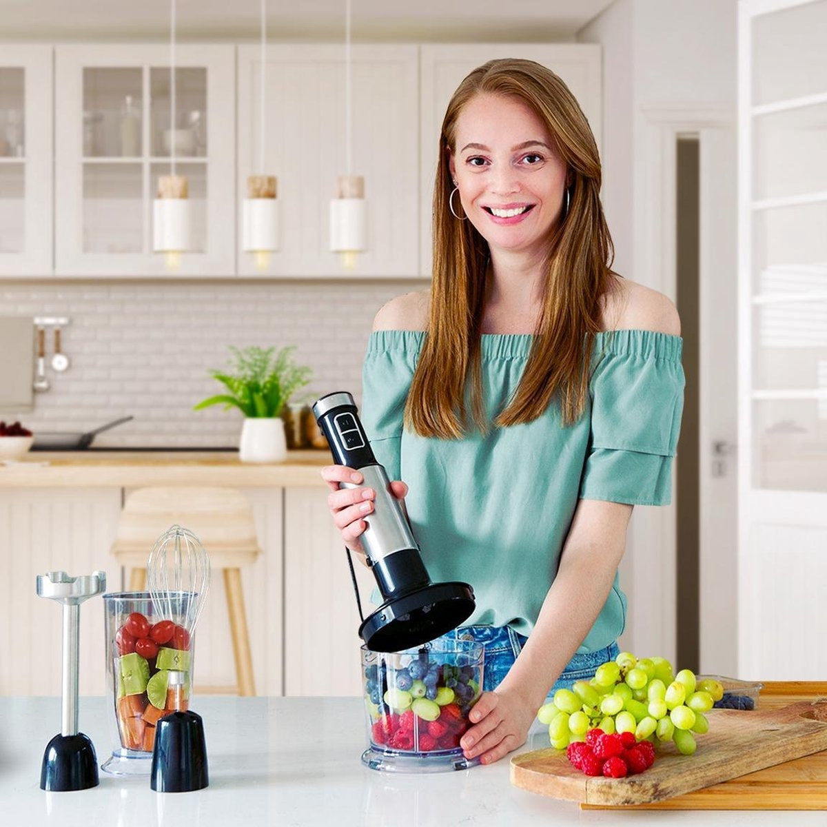 KitchenBrothers Staafmixer Set – 4-in-1 Hakmolen, Garde & Maatbeker – 800W – 6 Snelheden + Turbostand – 600 ml – Zwart/RVS