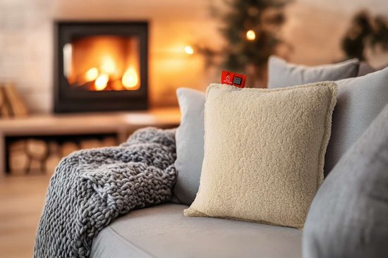 Feel Home - Verwarmend Kussen - Teddy - Gebroken wit 45x45cm - met 10000mAh Power bank