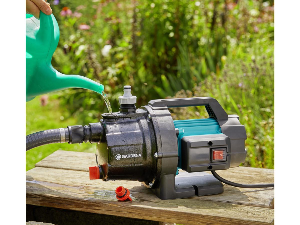Gardena Besproeiingspomp 3700/4 Basic - 800 W - 3.700 l/u - Gietijzer - 41 m opvoerhoogte