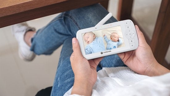 Motorola Nursery VM35-2 - Babyfoon met Ingebouwde Microfoon - 2 Cameras met Nachtvisie  - 5 Inch Scherm - Wit