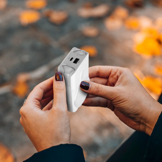 Denver Powerbank met Draadloze Oordopjes - 2-in-1 - 5.000 mAh - Bluetooth Oortjes Draadloos - Geschikt voor o.a. iPhone en Samsung - PWE5001W
