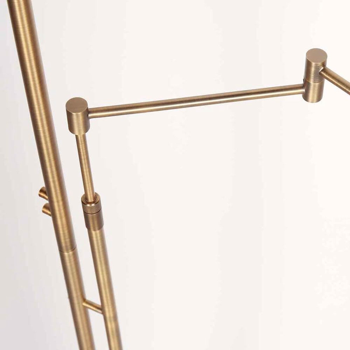 Steinhauer Turound Vloerlamp – Dimbaar Uplight & Leesarm – Stijlvol Brons – Metaal Design