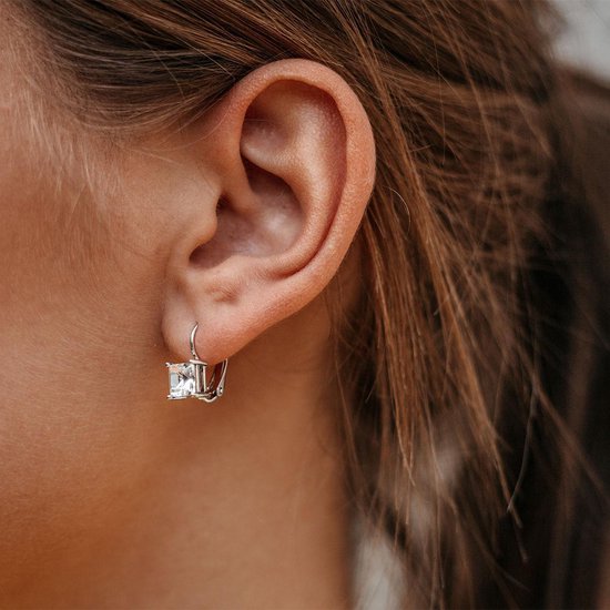 Yolora Dames Oorbellen - Kalpa Camaka Kristallen - Zilverkleurig - 18K Witgoud Verguld - Vrouwen Oorhangers Zilver - Sieraden - Luxe Giftbox - Geschenkdoos - Cadeau doos - Exclusieve Geschenkverpakking - Mooie Cadeauverpakking