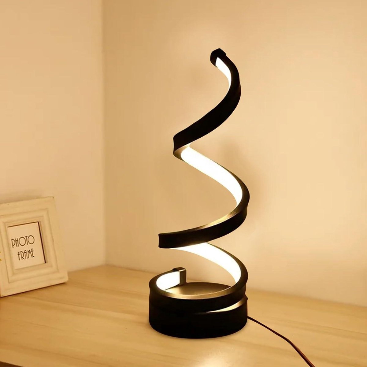 NEXXT – LED Tafellamp Spiraal – USB-Aangedreven – Dimbaar – 3 Lichtkleuren – Minimalistisch Design – Nachtkastje / Bureau – Zwart